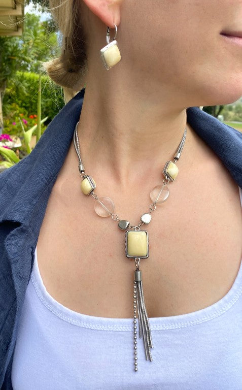 2M903-Elegant Necklace With Marble Patterned Stones