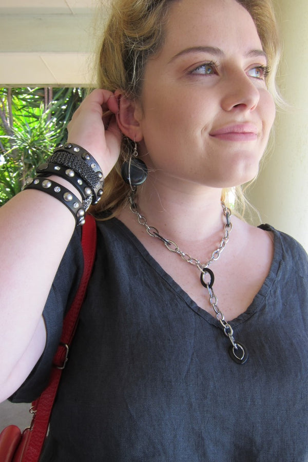 2T97-Stylish Black and Silver Chain Necklace