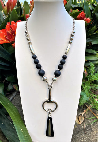 2G919-Elegant Necklace with beautiful pendant